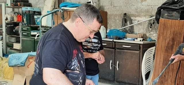 Alain, the king of plancha, merci à Roland notre pompier de service